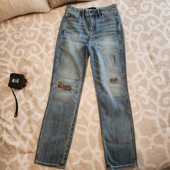 NWT White House Black Market Strait High-rise Everyday Soft Jeans Size 0 - Picture 2 of 12